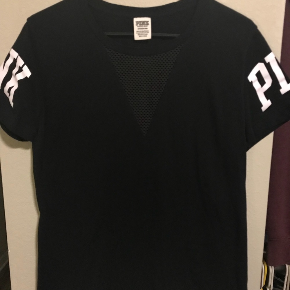Mesh v-neck t-shirt